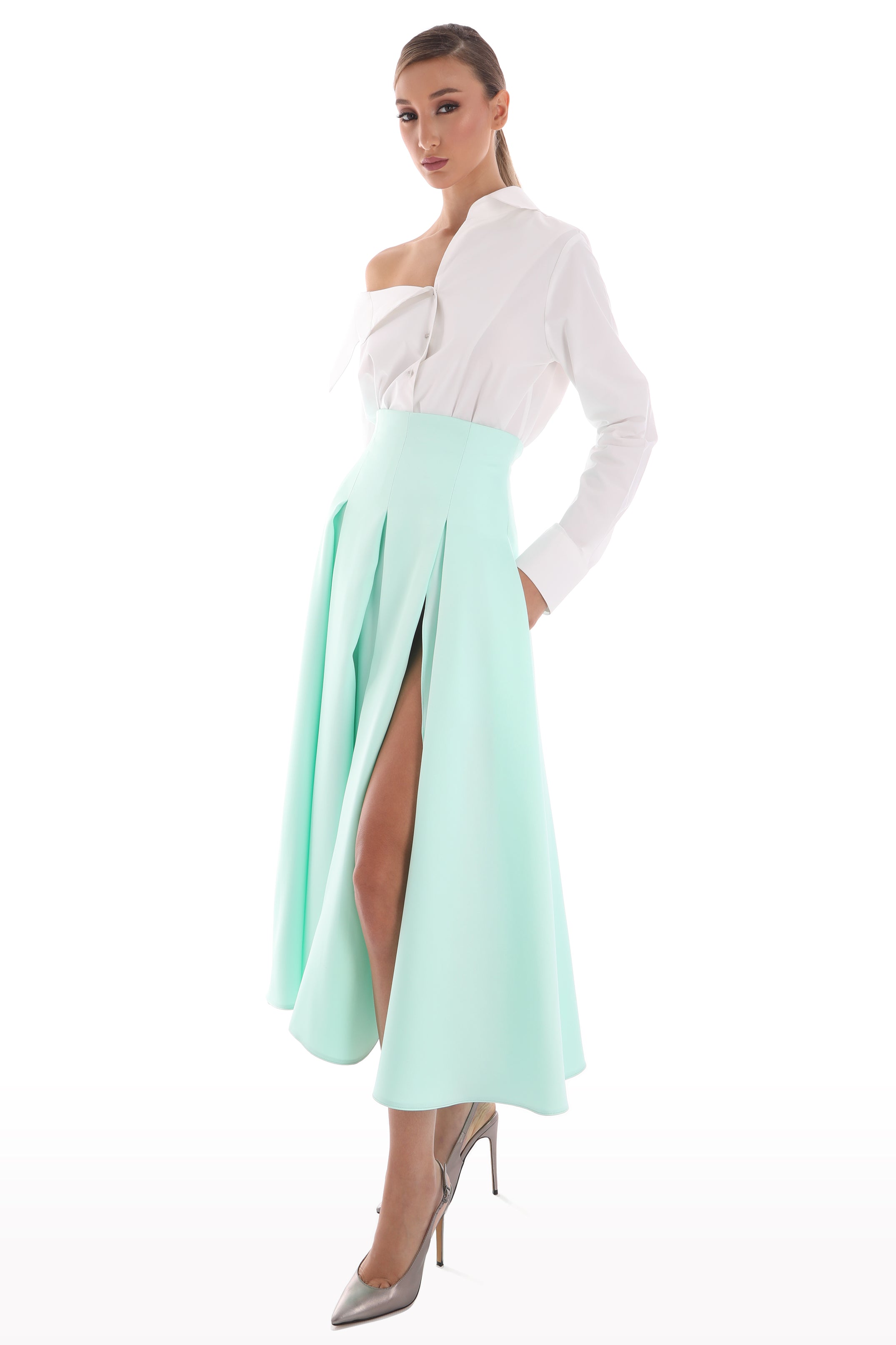 Satin pleated skirt with slit