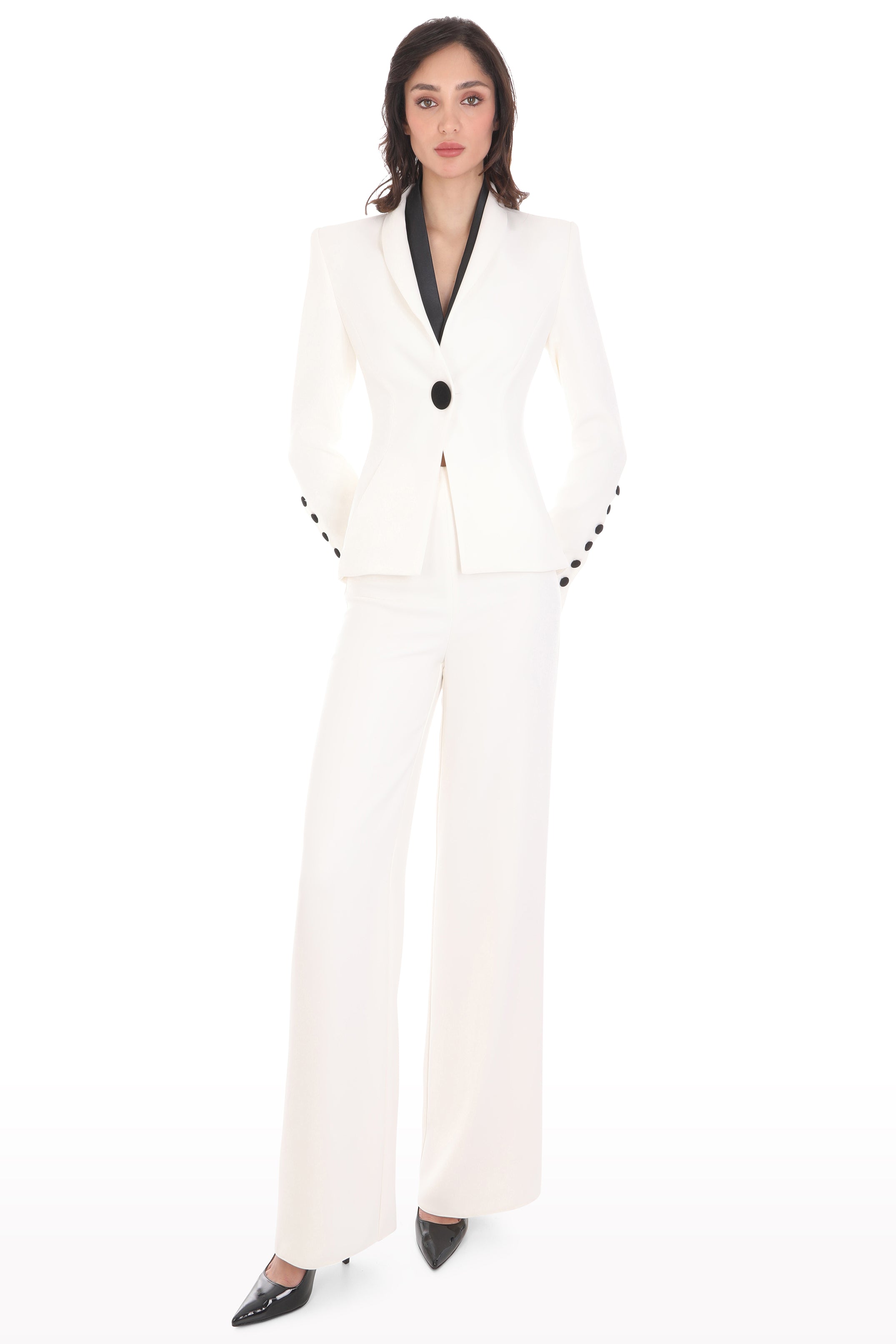 Off-White Contrast Belt Suit
