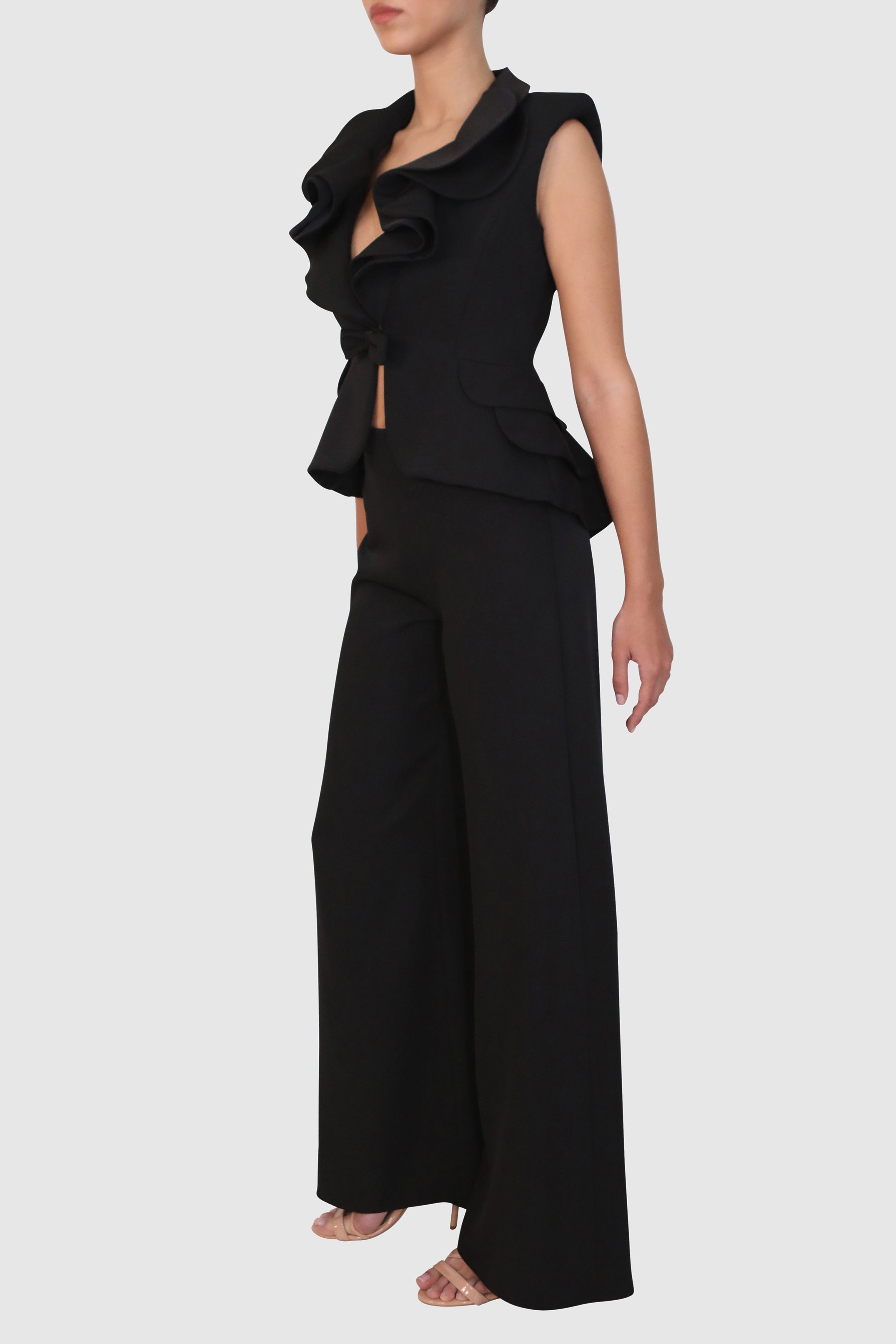 Ruffled Crepe suit