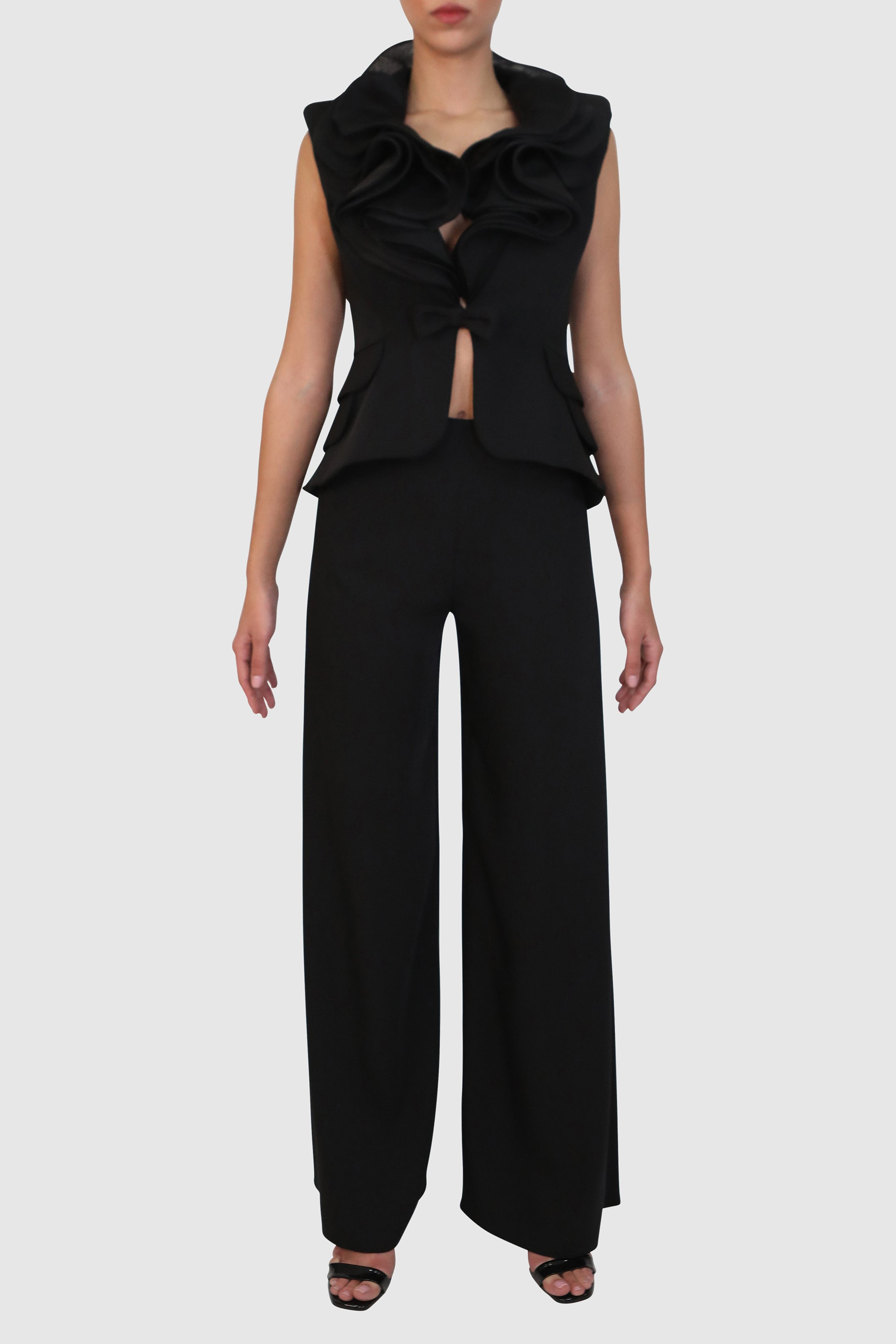 Ruffled Crepe suit