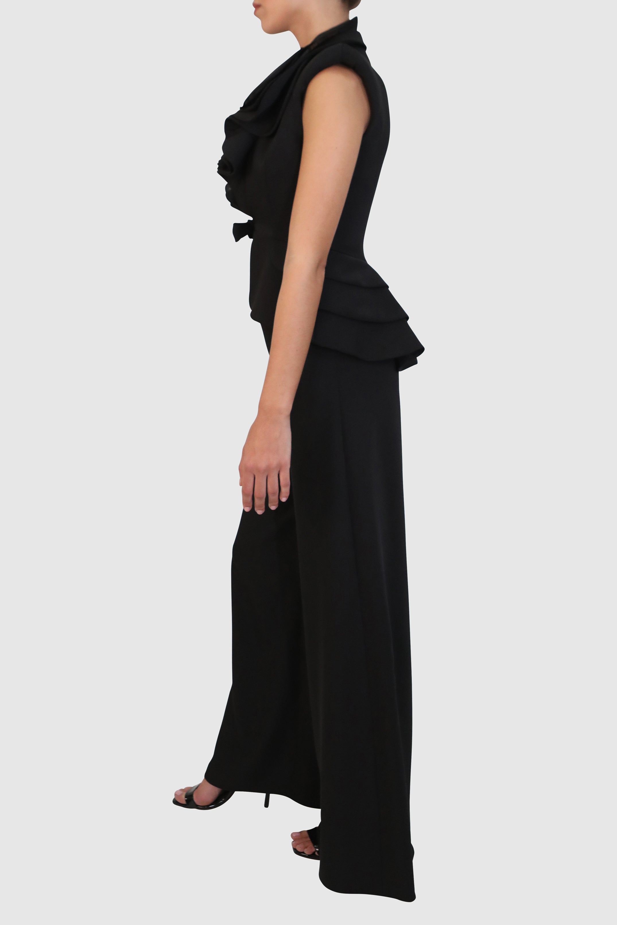 Ruffled Crepe suit
