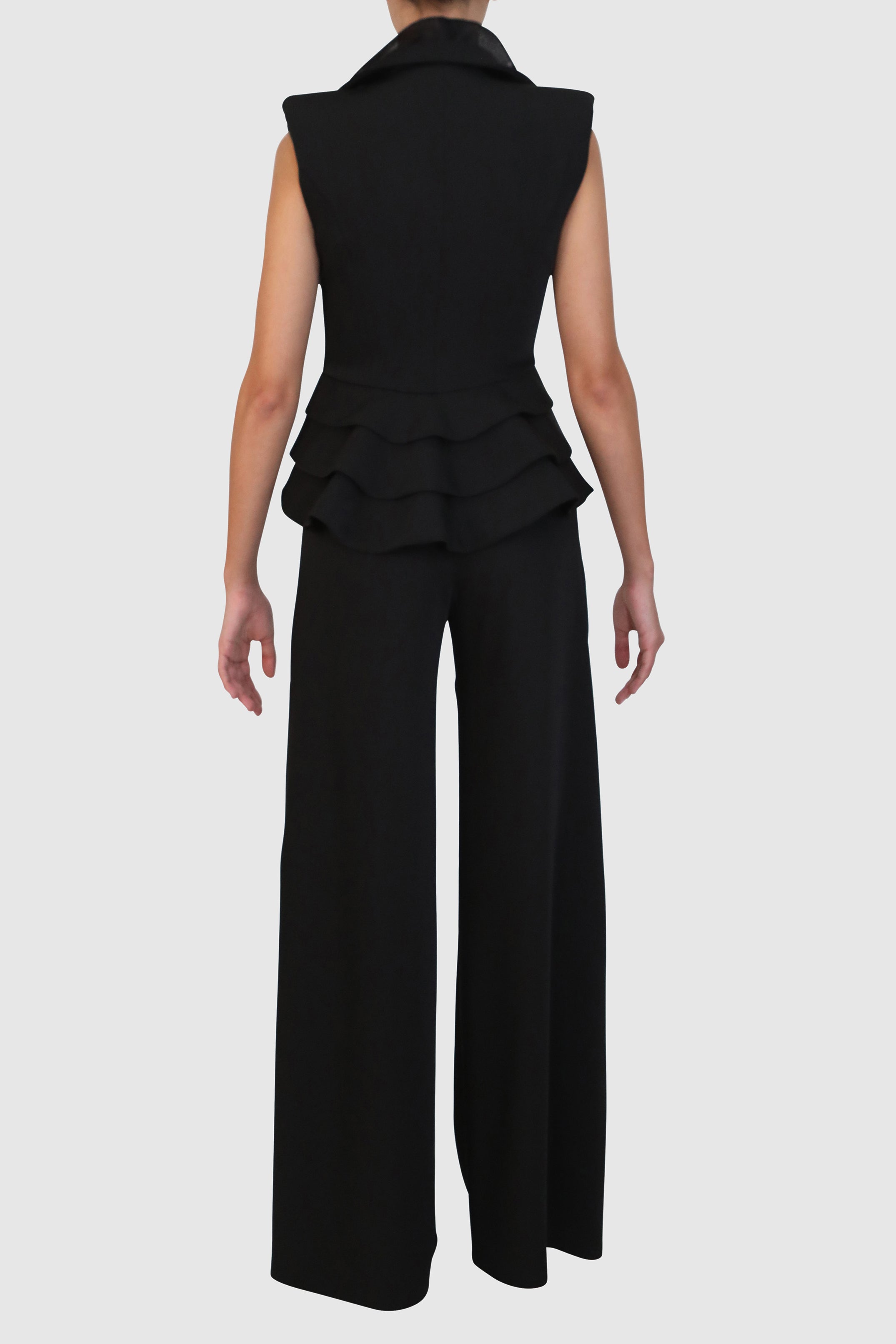Ruffled Crepe suit